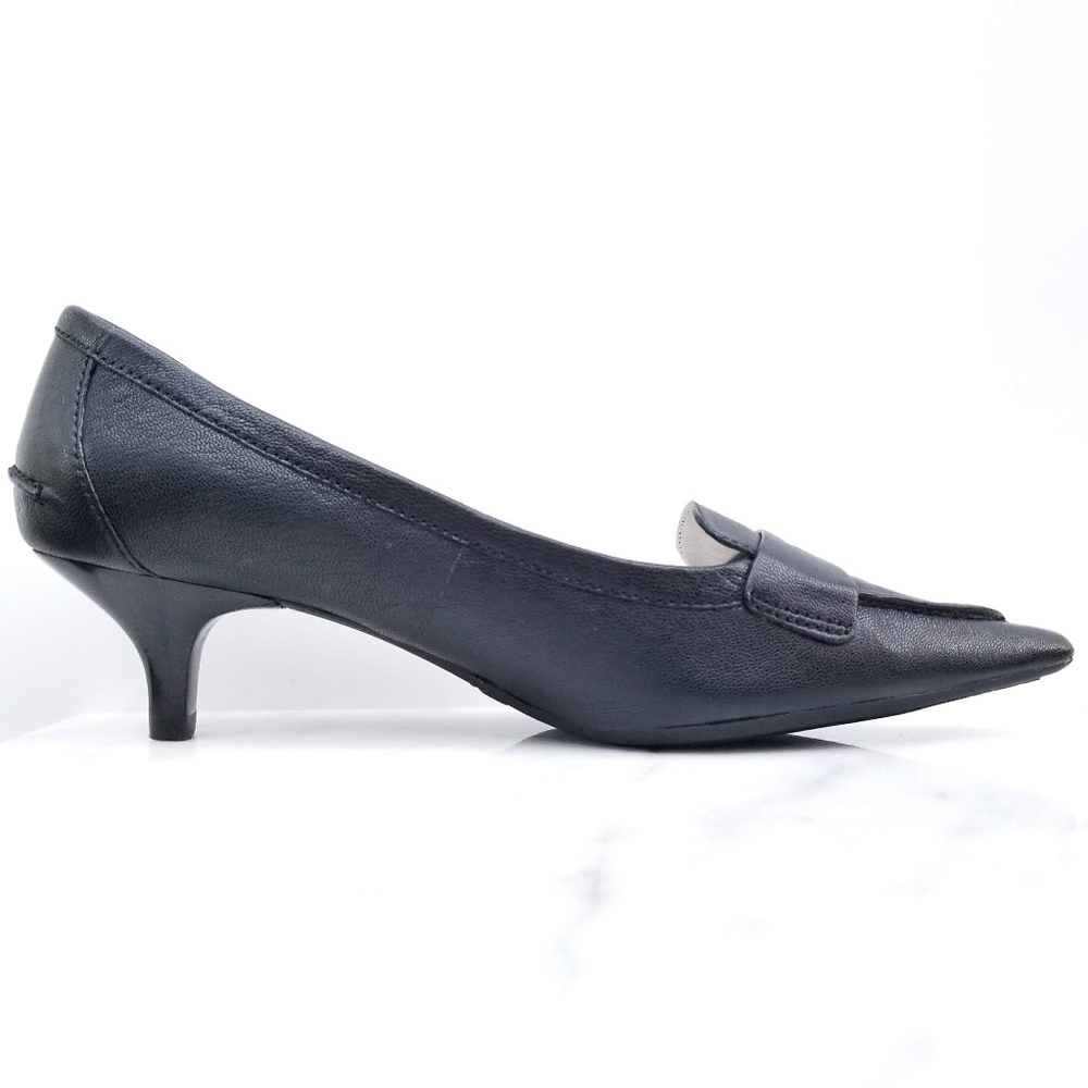 SOLD!! SOLD!! Coach Weslie Pump Black Kitten Heels - Picture 2 of 8